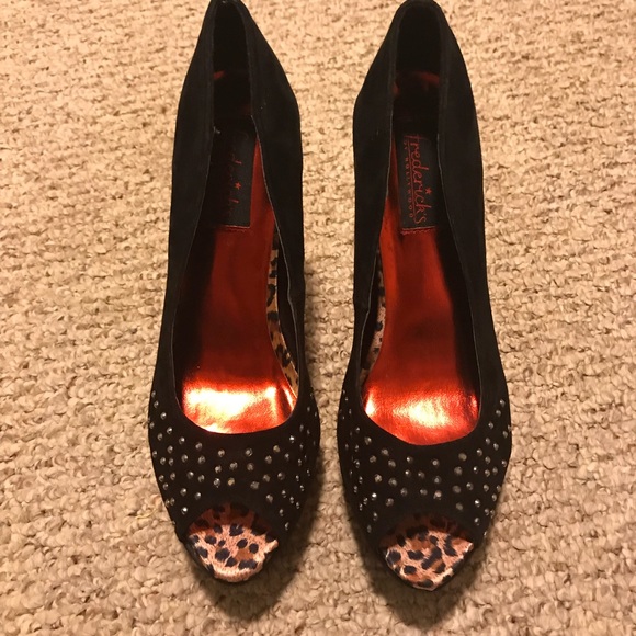 Frederick’s of Hollywood stud peep-toe pumps 9.5 - Picture 2 of 4